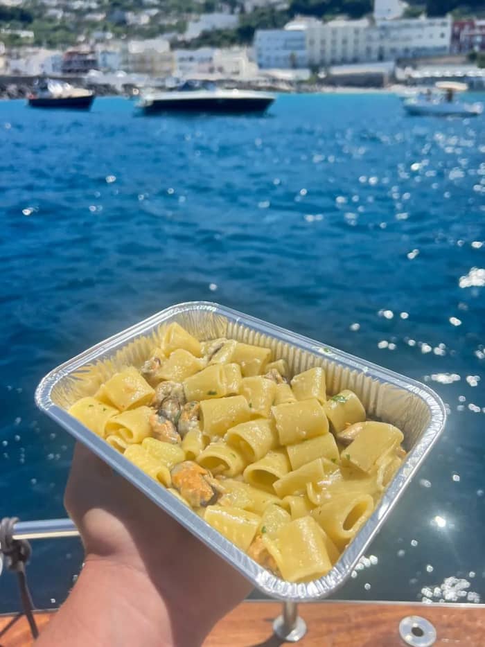 Capri: Exclusieve Gozzo Tour tussen zee en wonderen