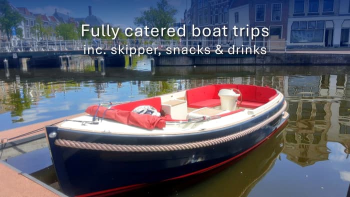 Enjoy 4 hours of Leiden and the surrounding area with snacks and drinks, including skipper.