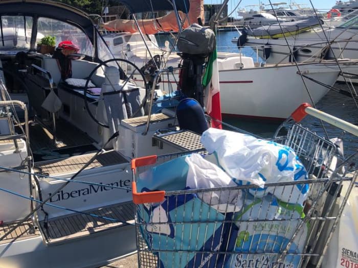 Een dagtocht zeilen in Marina di Grosseto op een zeilboot.