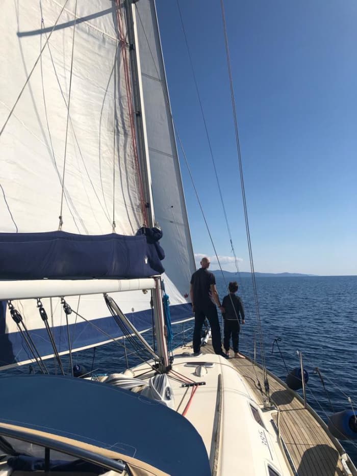 Een dagtocht zeilen in Marina di Grosseto op een zeilboot.
