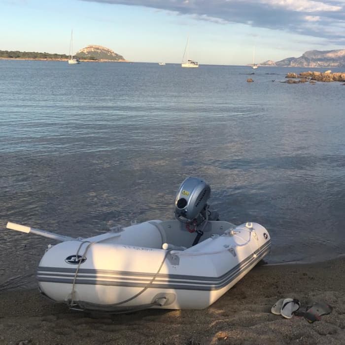 Een dagtocht zeilen in Marina di Grosseto op een zeilboot.