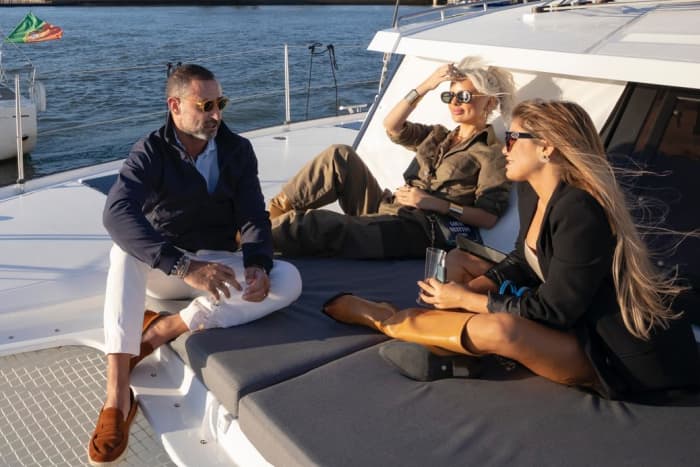 5 heures : découvrez Lisbonne depuis la mer sur un catamaran privé
