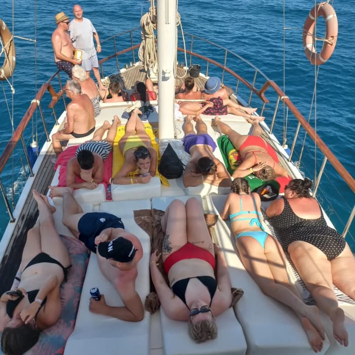 Desfrute de um dia inteiro navegando em Side a bordo de um veleiro.