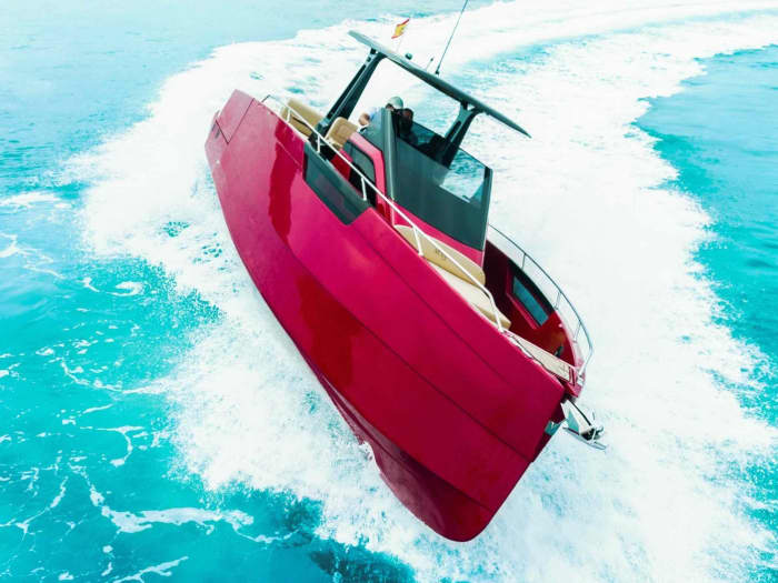Entdecken Sie Santa Eulalia del Río bei einem ganztägigen Ausflug mit dem Motorboot