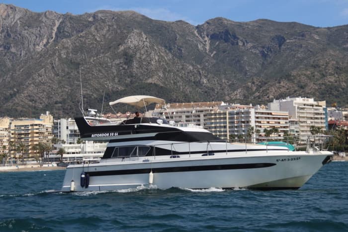 Marbella All Day: 6-Hour Sea Escape with Paddle & Chill