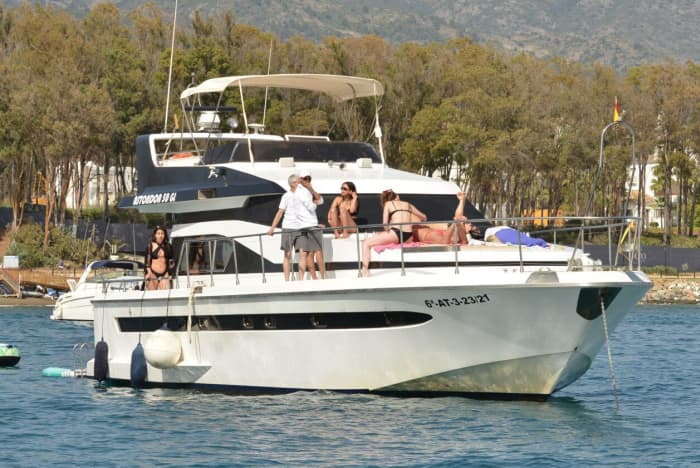 Marbella All Day: 6-Hour Sea Escape with Paddle & Chill