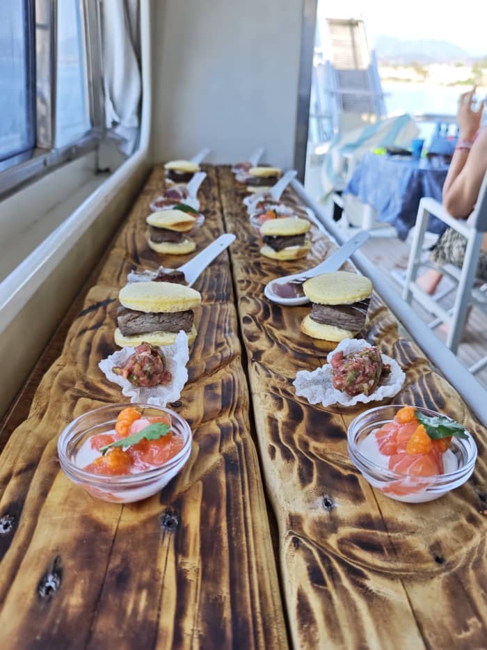 Ganztägiger All-Inclusive-Yachtausflug entlang der Costa del Sol