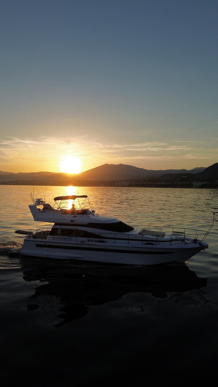 Sunset Yacht Tour from Marbella – Premium Experience with Cava and Aperitif