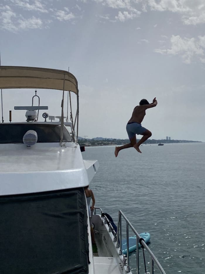 Escapade en mini-yacht au départ de Marbella – Mer, détente et gastronomie (4 h)