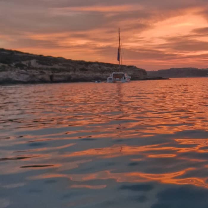 2-Hour Private Boat Charter – Blue Lagoon & Crystal Lagoon