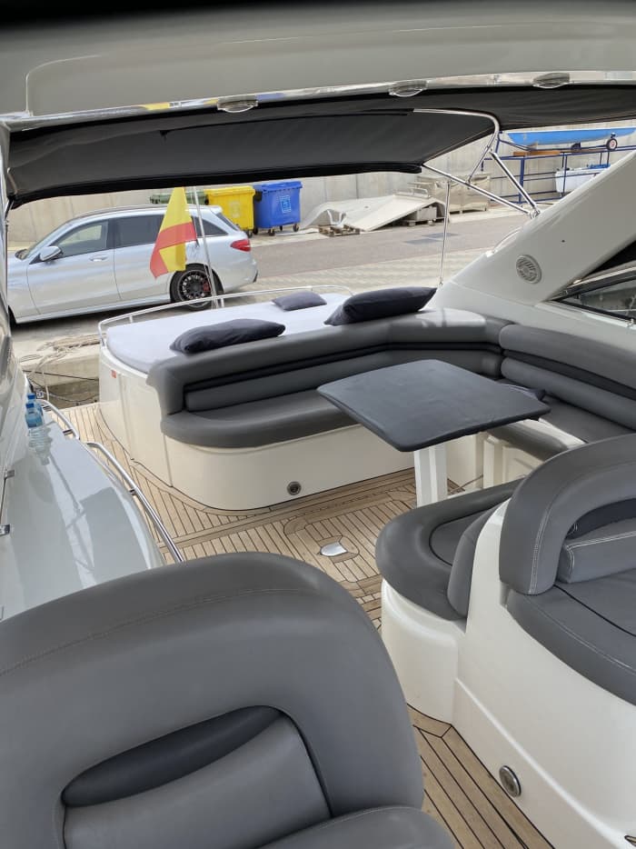 4h to explore Palma de Mallorca on a motorboat