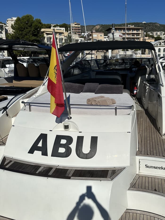 4h to explore Palma de Mallorca on a motorboat