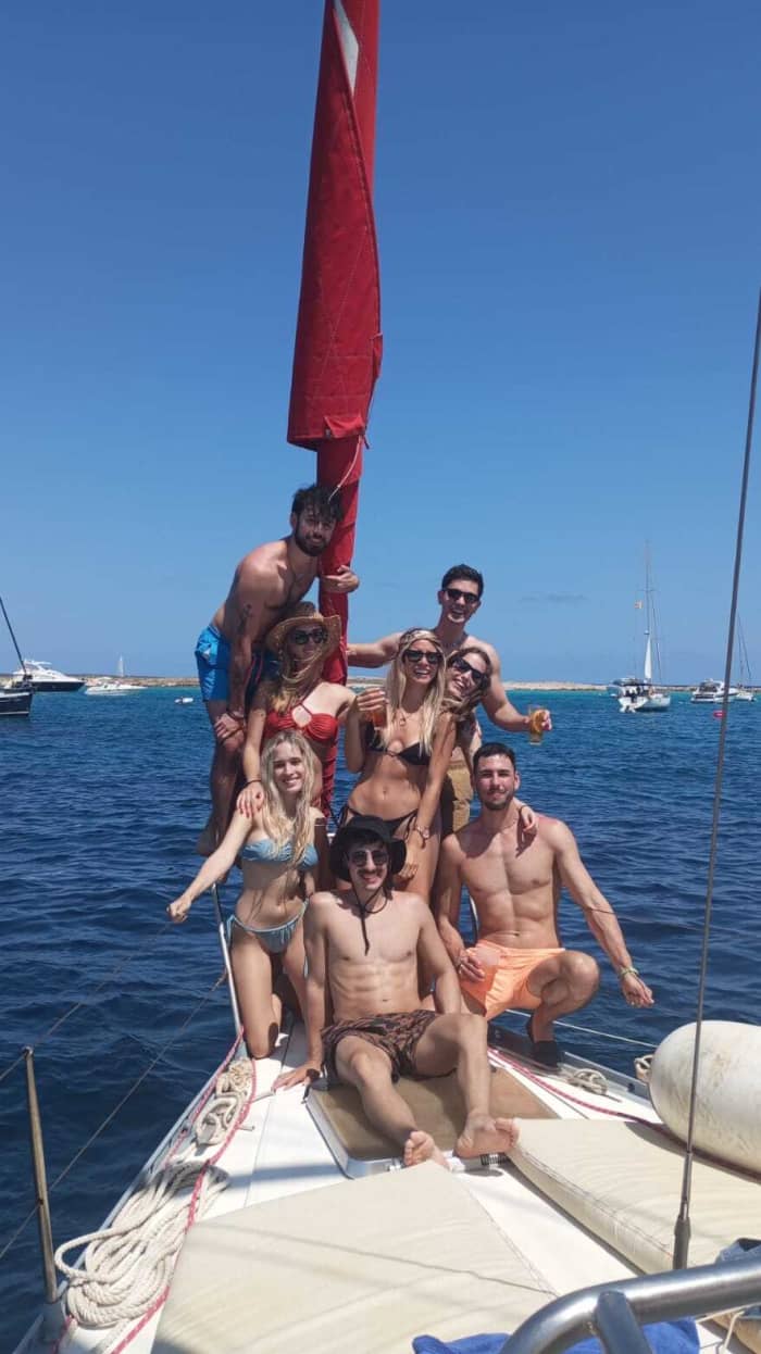 Sätt segel för glädje: En heldag på Formentera ombord på en segelbåt. Allt inkluderat 850 €
