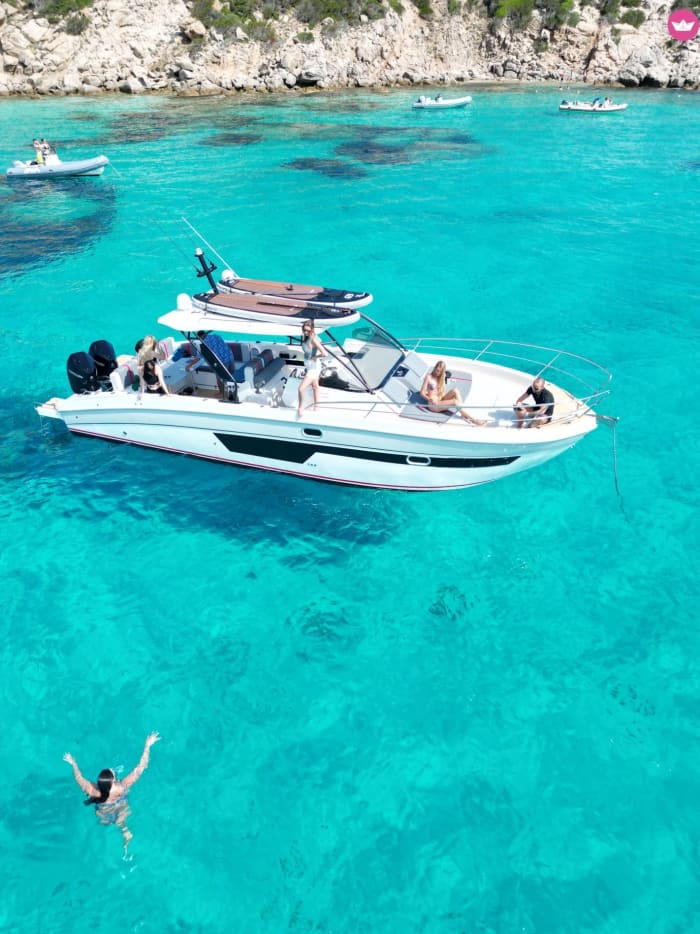El alma de la Costa Esmeralda: mar, silencio e iconos.