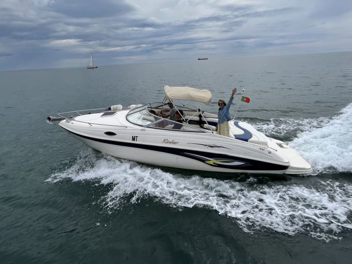Vanaf 1 uur/4 personen in Lissabon: huur een motorboot met schipper en geniet