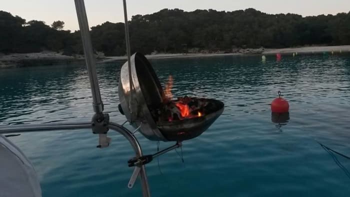 Ganztägiges Segelerlebnis auf einem Segelboot in Cagliari