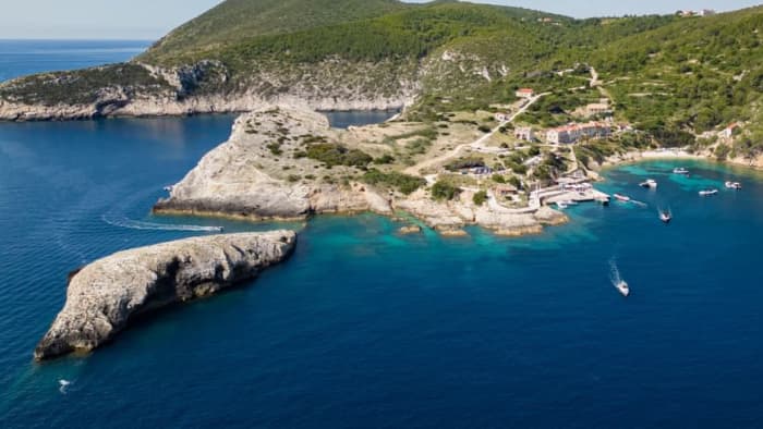 Red Rocks & Pakleni Islands Tour