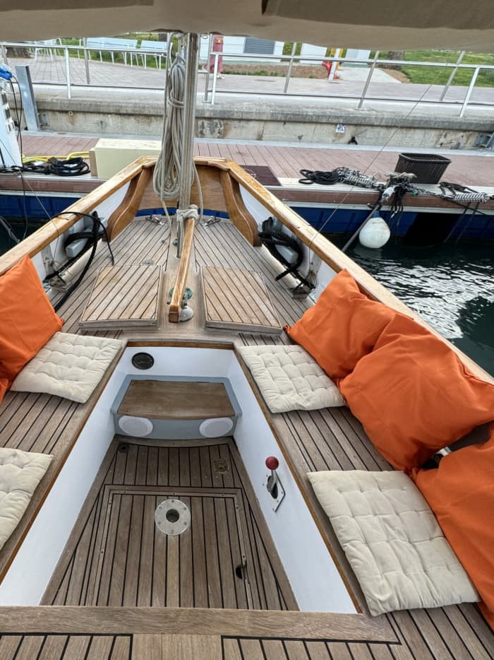 Excursion around the bay of Palma de Mallorca on a unique and exclusive sailboat..!!