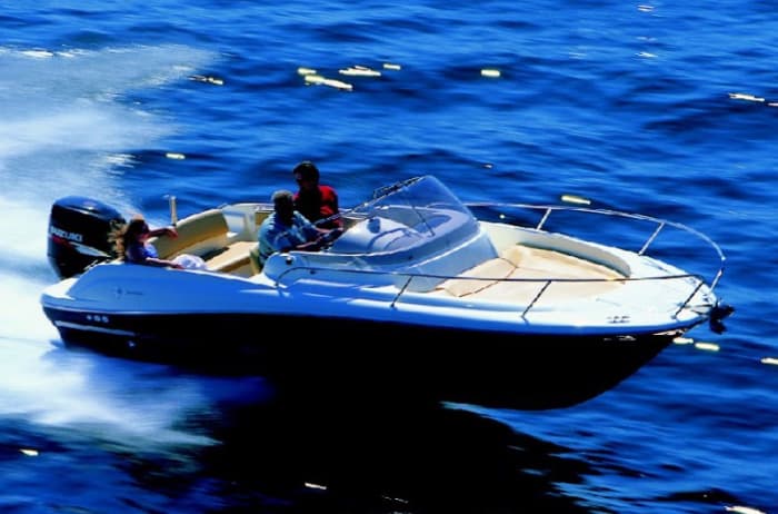 Escursione in barca a motore di mezza giornata ad Arzon.