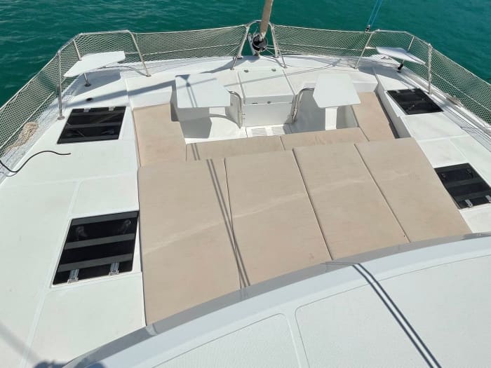 Excursie naar Formentera of de zuidelijke stranden van Ibiza op een luxe catamaran.