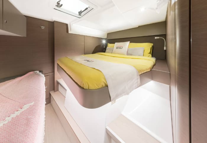 Excursie naar Formentera of de zuidelijke stranden van Ibiza op een luxe catamaran.