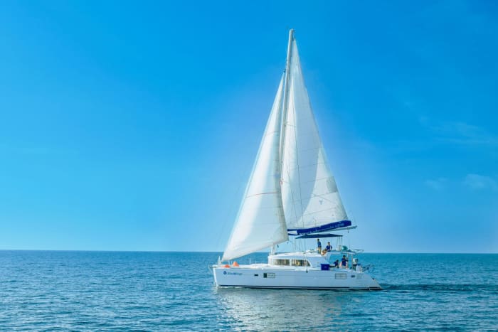 Expédition privée en catamaran au cap Promthep