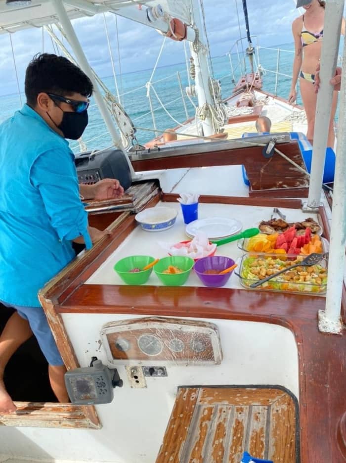 Een dagtocht zeilen in Cozumel op een zeilboot