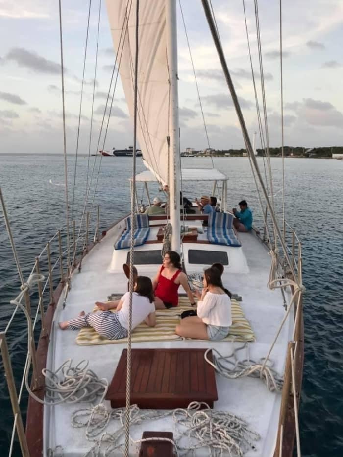 Een dagtocht zeilen in Cozumel op een zeilboot