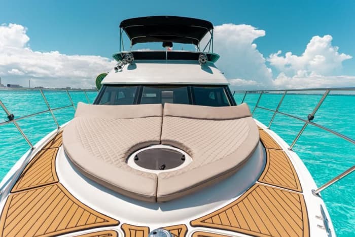 Erleben Sie Cancún wie nie zuvor auf einem Motorboot