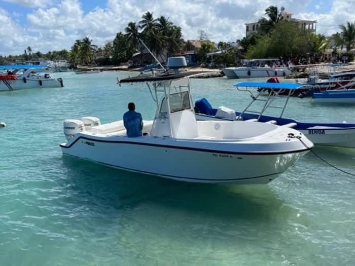 Ein Tag in Bayahibe auf einem Motorboot