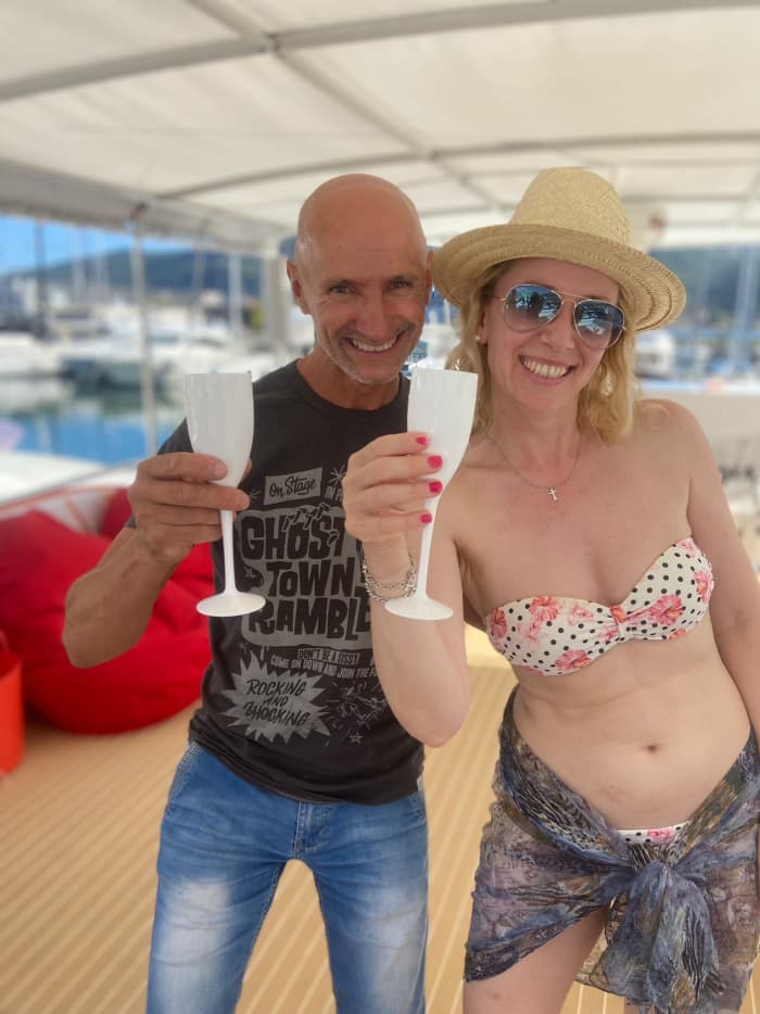 Disfrute del lujo de La Spezia con un día completo a bordo de un yate a motor.