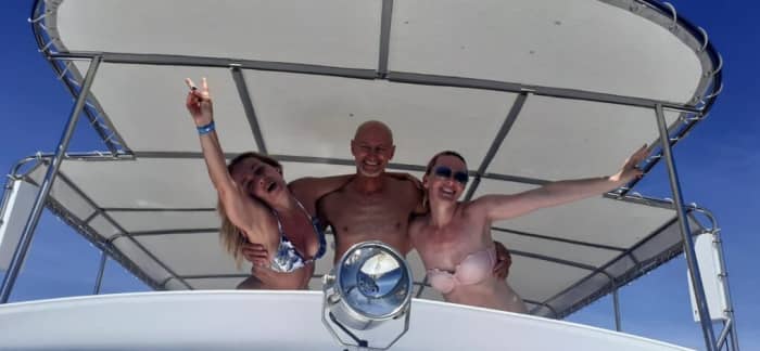 Disfrute del lujo de La Spezia con un día completo a bordo de un yate a motor.