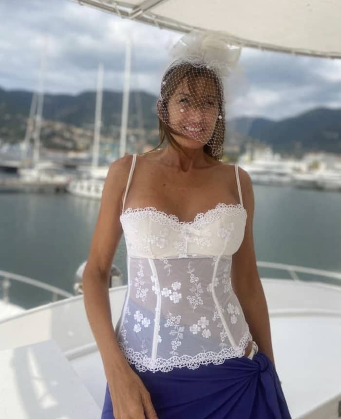 Disfrute del lujo de La Spezia con un día completo a bordo de un yate a motor.