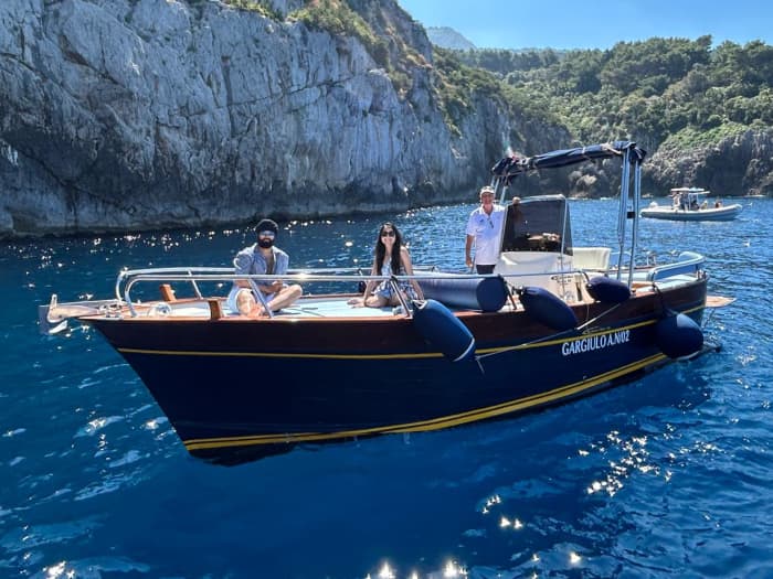 Zwischen Höhlen und geheimen Buchten – Capri (Ganztagestour)