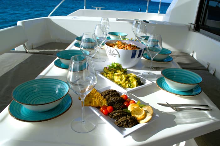 Enjoy 7h on a motorboat in Sliema