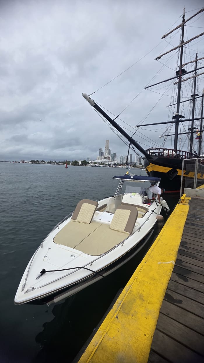 Ontdek de Rosario-eilanden: een avontuurlijke dagtocht op mijn 11,5 meter lange boot.