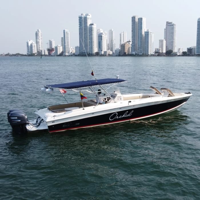 Votre journée à Carthagène : louez un bateau à moteur pour une journée complète de découverte.