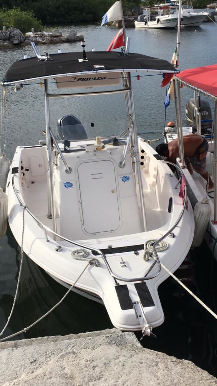 Meer, Liebe & Sonne: Ein Tag voller Emotionen auf einem Motorboot