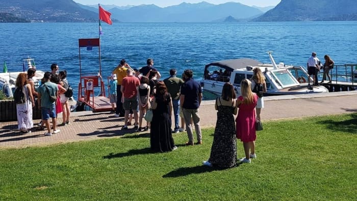 Relaxe em uma lancha em Feriolo, Baveno, por 3h30.