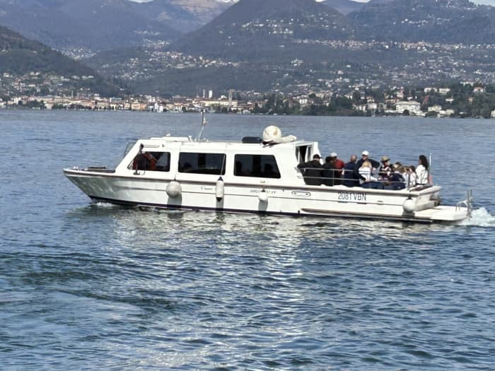 Your private motorboat for a day around Stresa