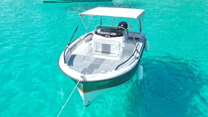 All-inclusive 4-hour Luxury Sailing: Discover the hidden gems of Mallorca