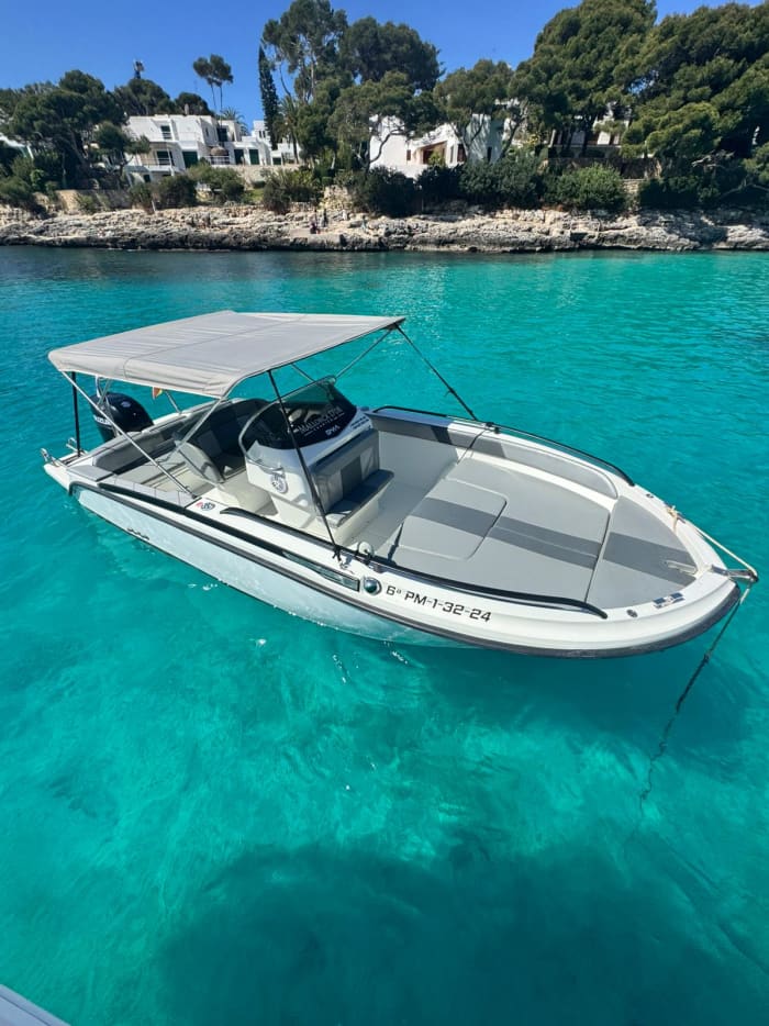 All-inclusive 4-hour Luxury Sailing: Discover the hidden gems of Mallorca