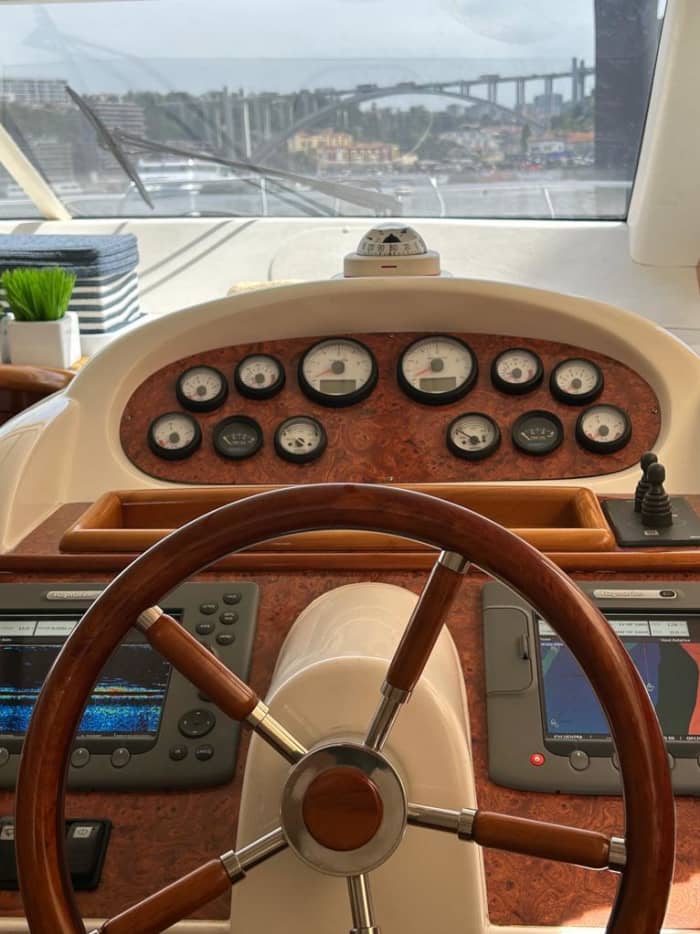 Descubre Sanxenxo en lancha motora durante 8 horas.