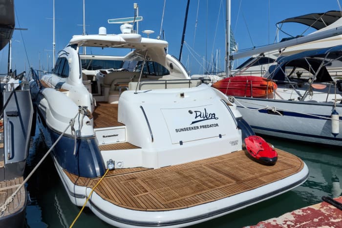 Charter 8 in een exclusief jacht