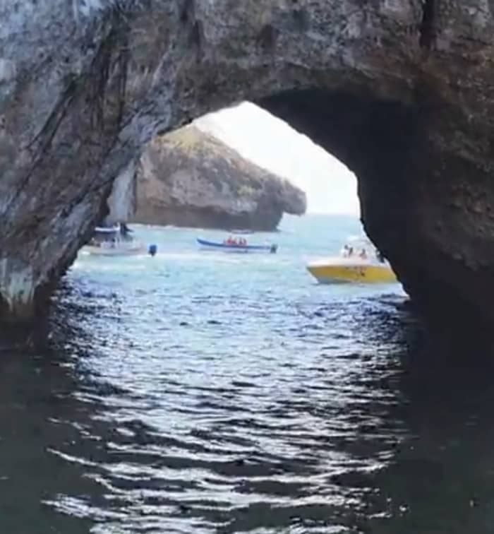 Njut av 8 timmar på en motorbåt för att utforska Puerto Vallarta