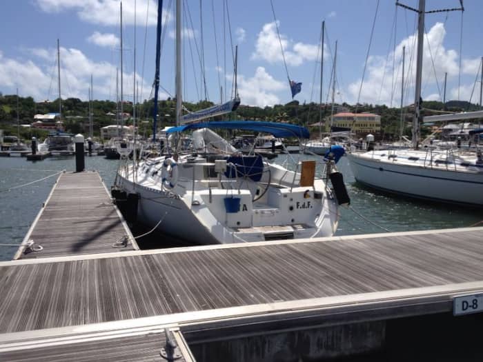 Vivre au rythme des vagues : une escapade d'une demi-journée à Rodney Bay à bord d'un voilier