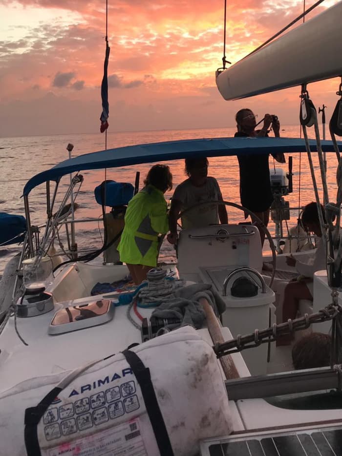 Vivre au rythme des vagues : une escapade d'une demi-journée à Rodney Bay à bord d'un voilier