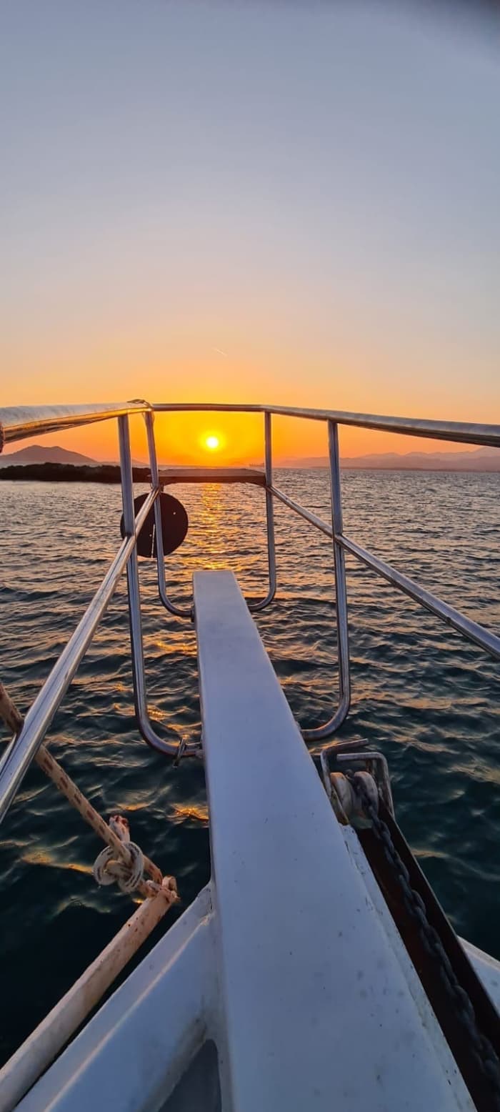 Geniet van de zon tijdens een boottocht van 7,5 uur in Fethiye.