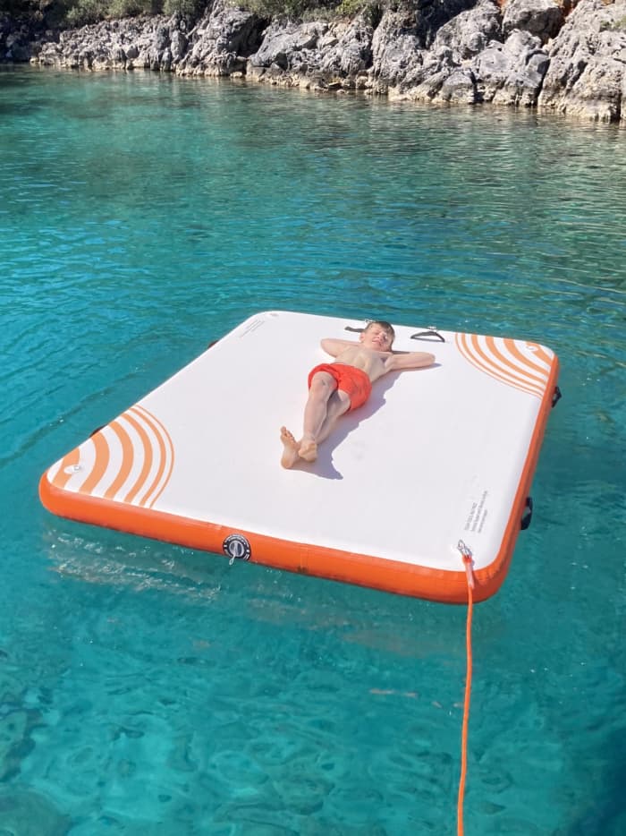 Geniet van de zon tijdens een boottocht van 7,5 uur in Fethiye.