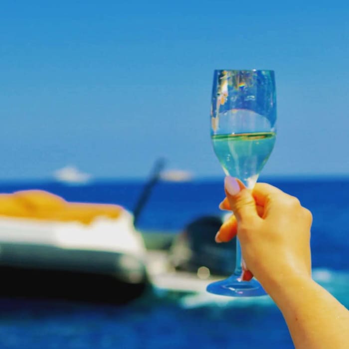 Discover Mykonos: A full day of sun on a motorboat